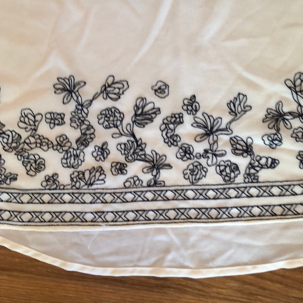 Cream Blouse - Picture 2 of 4